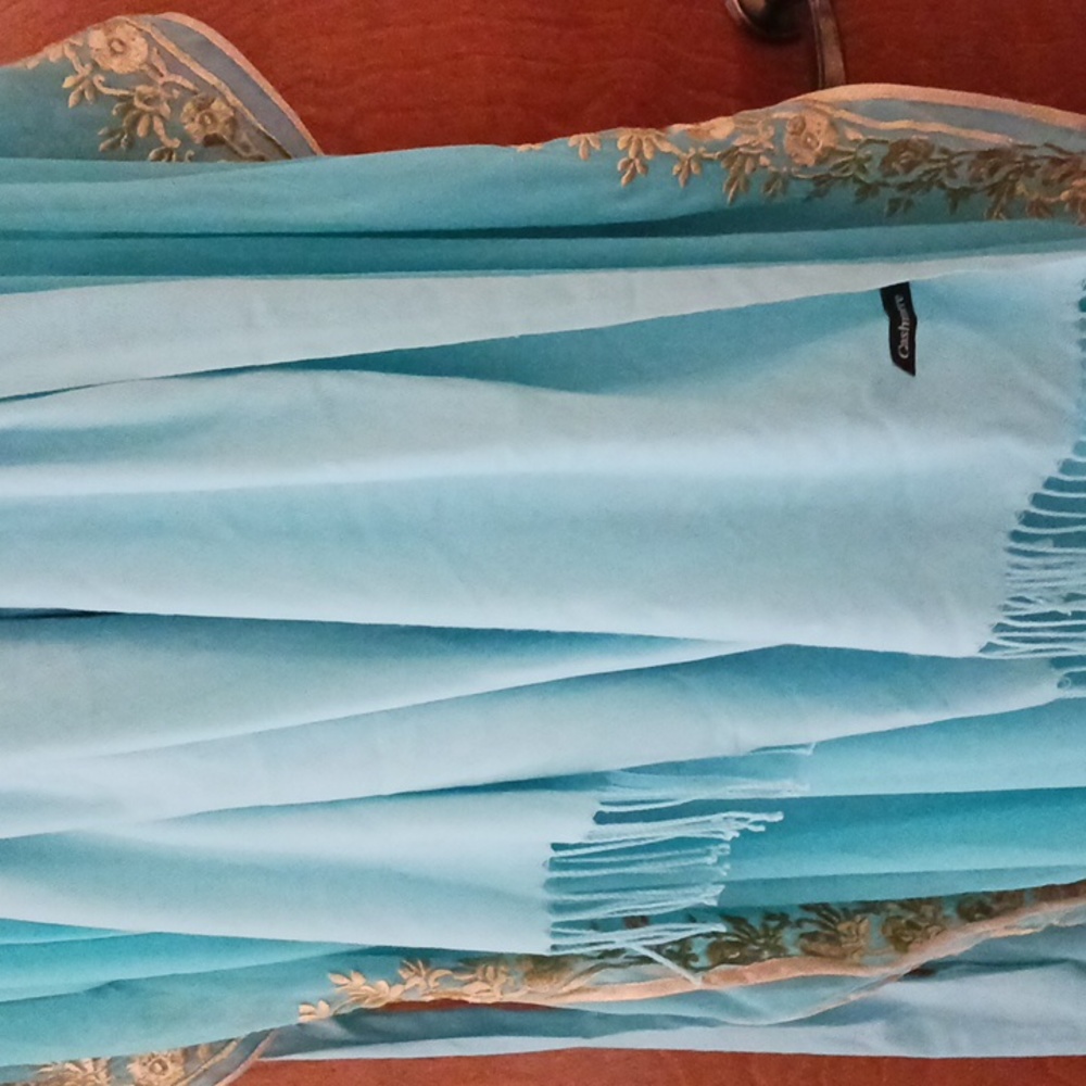Cashmere scarf